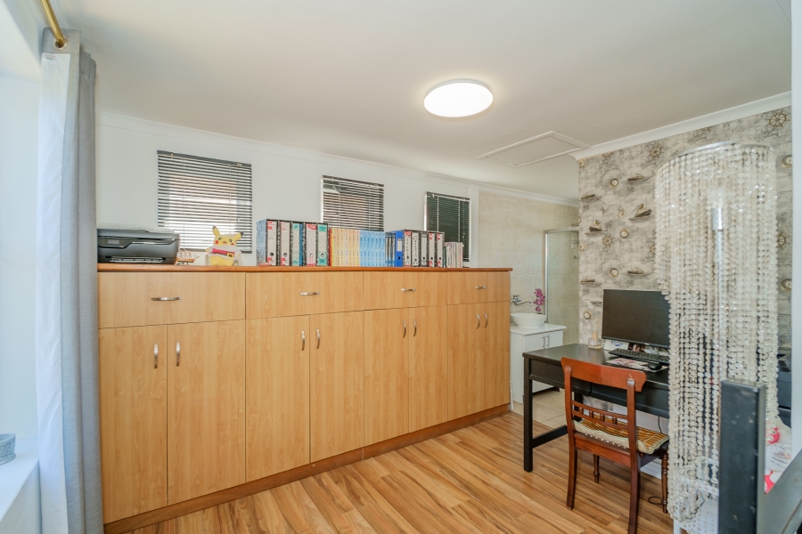 4 Bedroom Property for Sale in Edgemead Western Cape